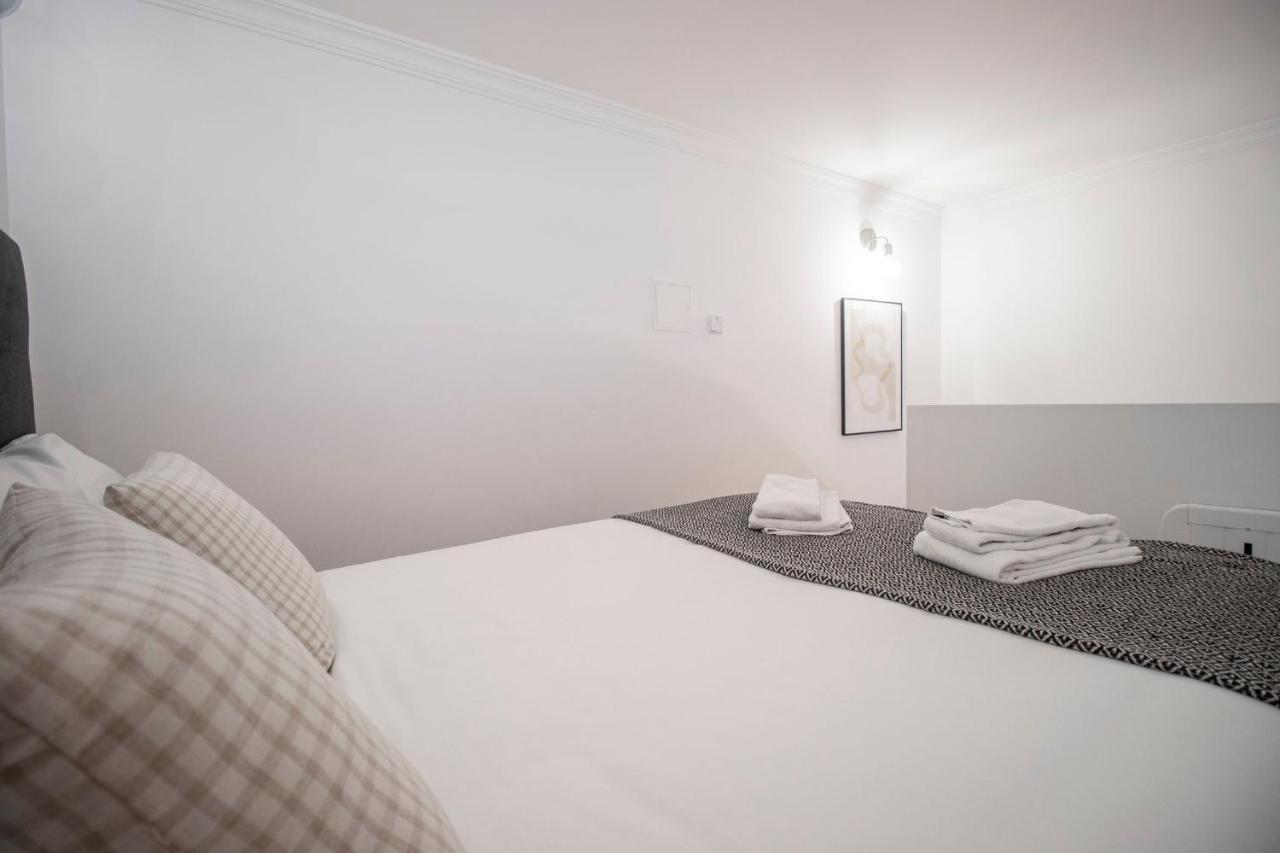Wonderful Downtown Studio By Lovelystay Porto Exterior foto